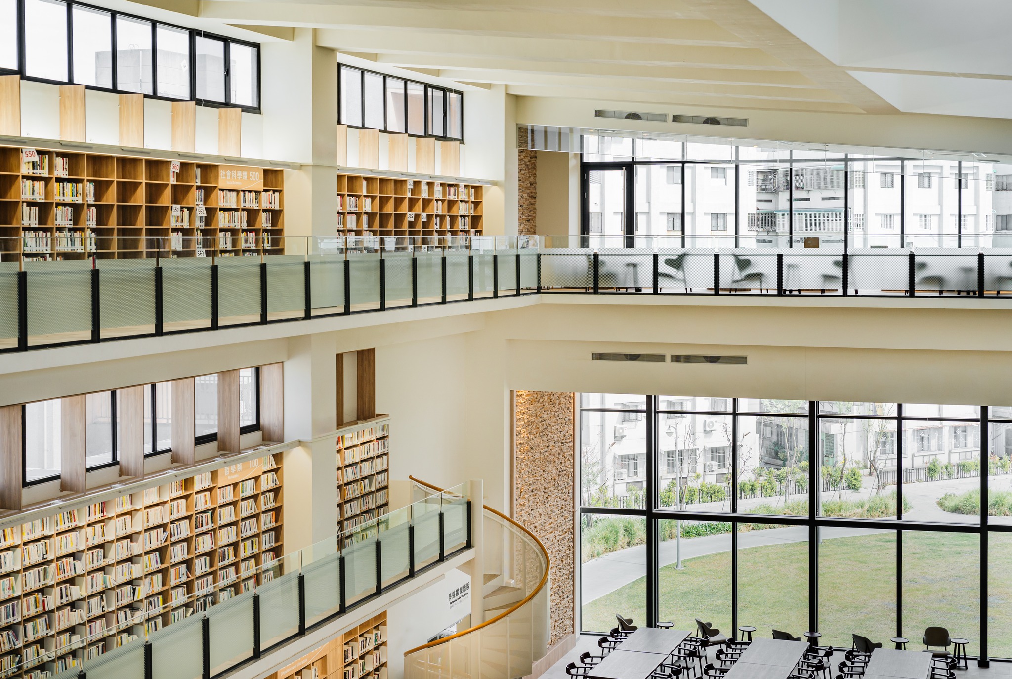 645648442 1375193457970376 1600721741589592957 N